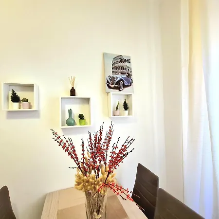 Flavel Colosseo Apartment